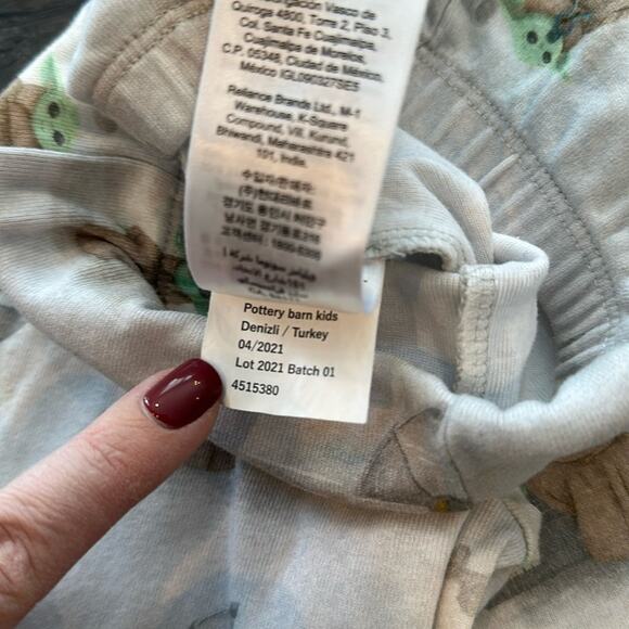 Pottery Barn Kids size 4 Star Wars The Mandalorian Grogu (Baby Yoda) Pajama Set - Picture 11 of 12